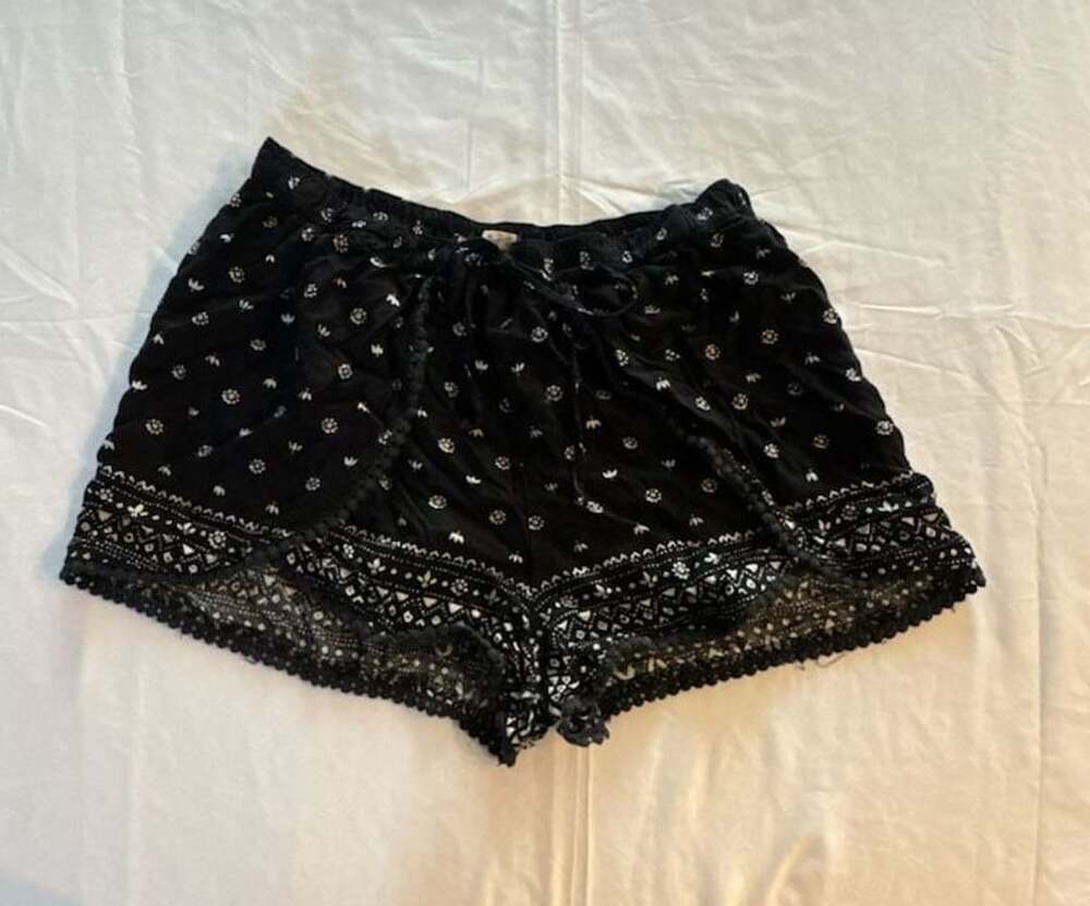 Hollister Black & White Floral Print Drawstring Lace Trim Shorts Size S
